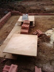 Where the mortar is placed for the bricklayer