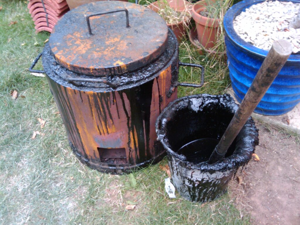 Tar ready for the flat roof