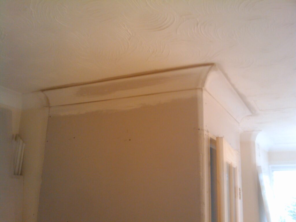 Cornice on the new partion wall