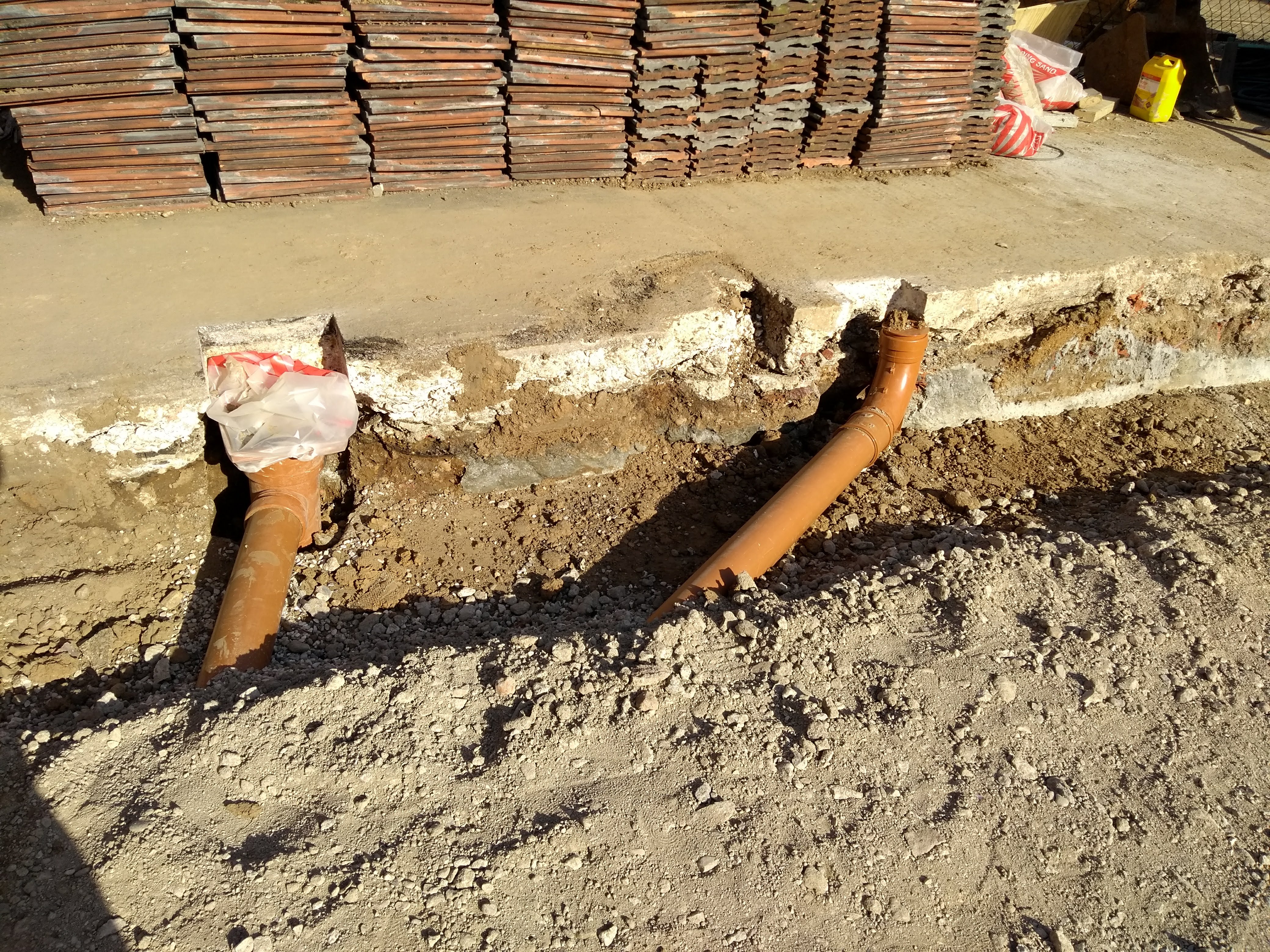 kitchen waste and vent pipe in position